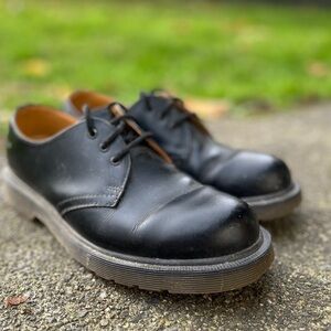 Dr. Martens 11839 Black Leather Oxfords Shoe Sz 6